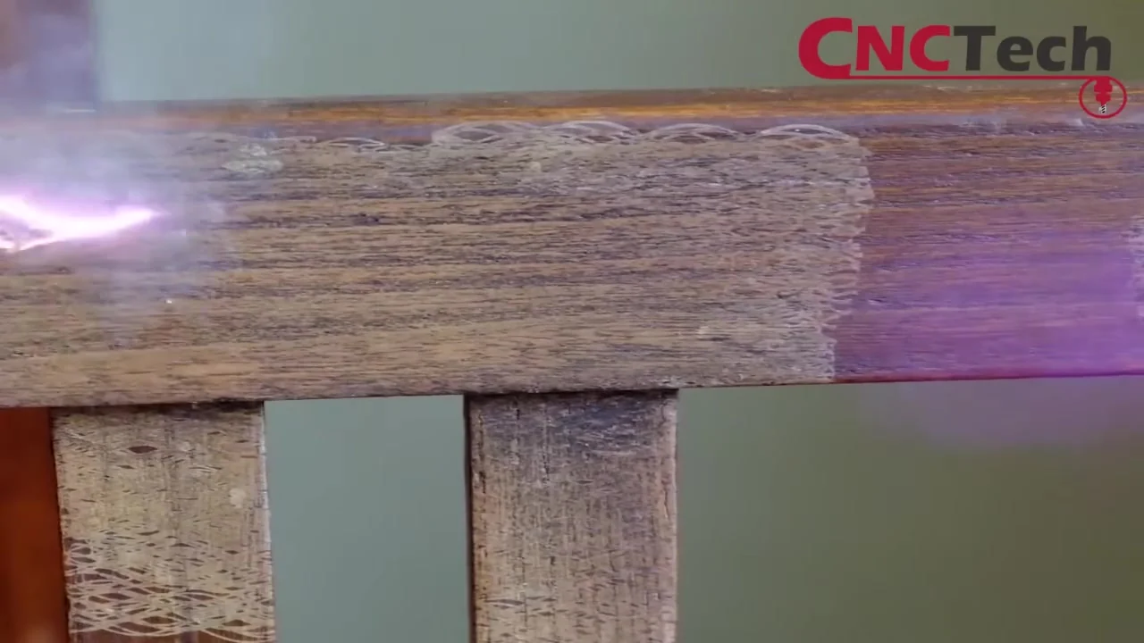 Povrch dreveného rámu